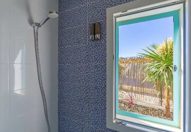 Apartamento en Tarifa - Jardín resguardado del Levante - WIFI Fibra Óptica  Apartamento en Tarifa - Jardín resguardado del Levante - WIFI Fibra Óptica