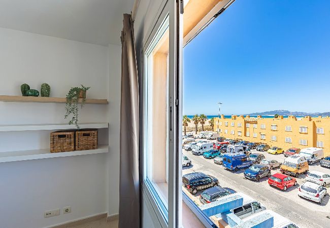 Residencial en Tarifa - 1a linea playa, piscina, terraza  y WIFI  Residencial en Tarifa - 1a linea playa, piscina, terraza  y WIFI