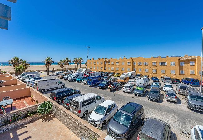 Residencial en Tarifa - 1a linea playa, piscina, terraza  y WIFI  Residencial en Tarifa - 1a linea playa, piscina, terraza  y WIFI