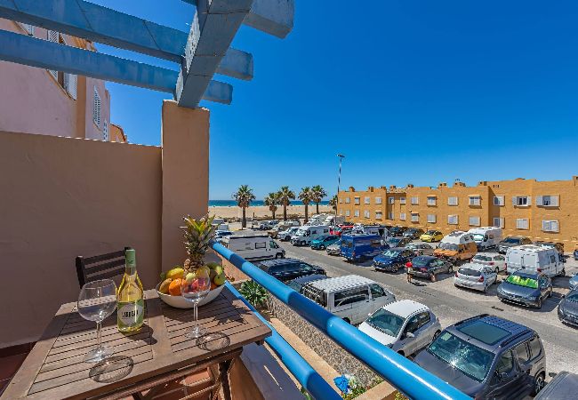 Residencial en Tarifa - 1a linea playa, piscina, terraza  y WIFI  Residencial en Tarifa - 1a linea playa, piscina, terraza  y WIFI