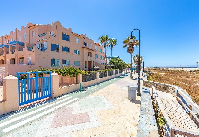 Residencial en Tarifa - 1a linea playa, piscina, terraza  y WIFI  Residencial en Tarifa - 1a linea playa, piscina, terraza  y WIFI