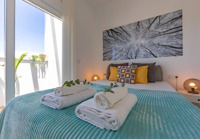 Apartamento en Tarifa - Vistas, piscina, terraza & WIFI fibra optica Apartamento en Tarifa - Vistas, piscina, terraza & WIFI fibra optica