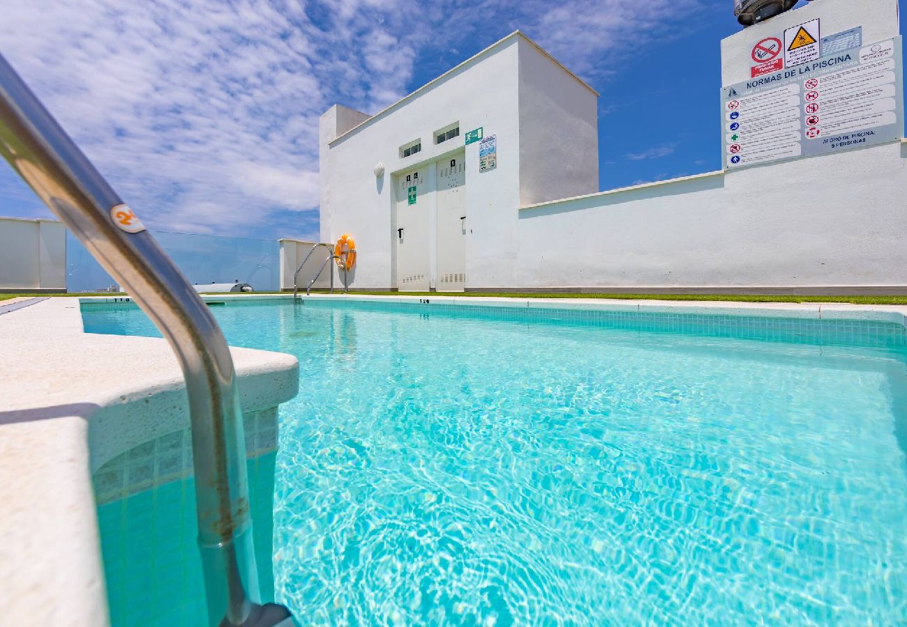 Apartamento en Tarifa - Vistas, piscina, terraza & fibra 