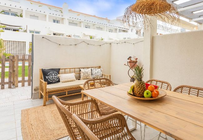 Apartamento en Cádiz - Playa a 350m, Piscina, Patio Chillout y WIFI Fibra 