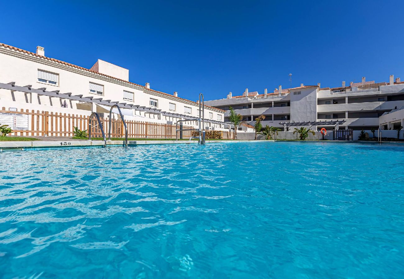 Apartamento en Cádiz - Playa a 350m, Piscina, Patio Chillout y WIFI Fibra 