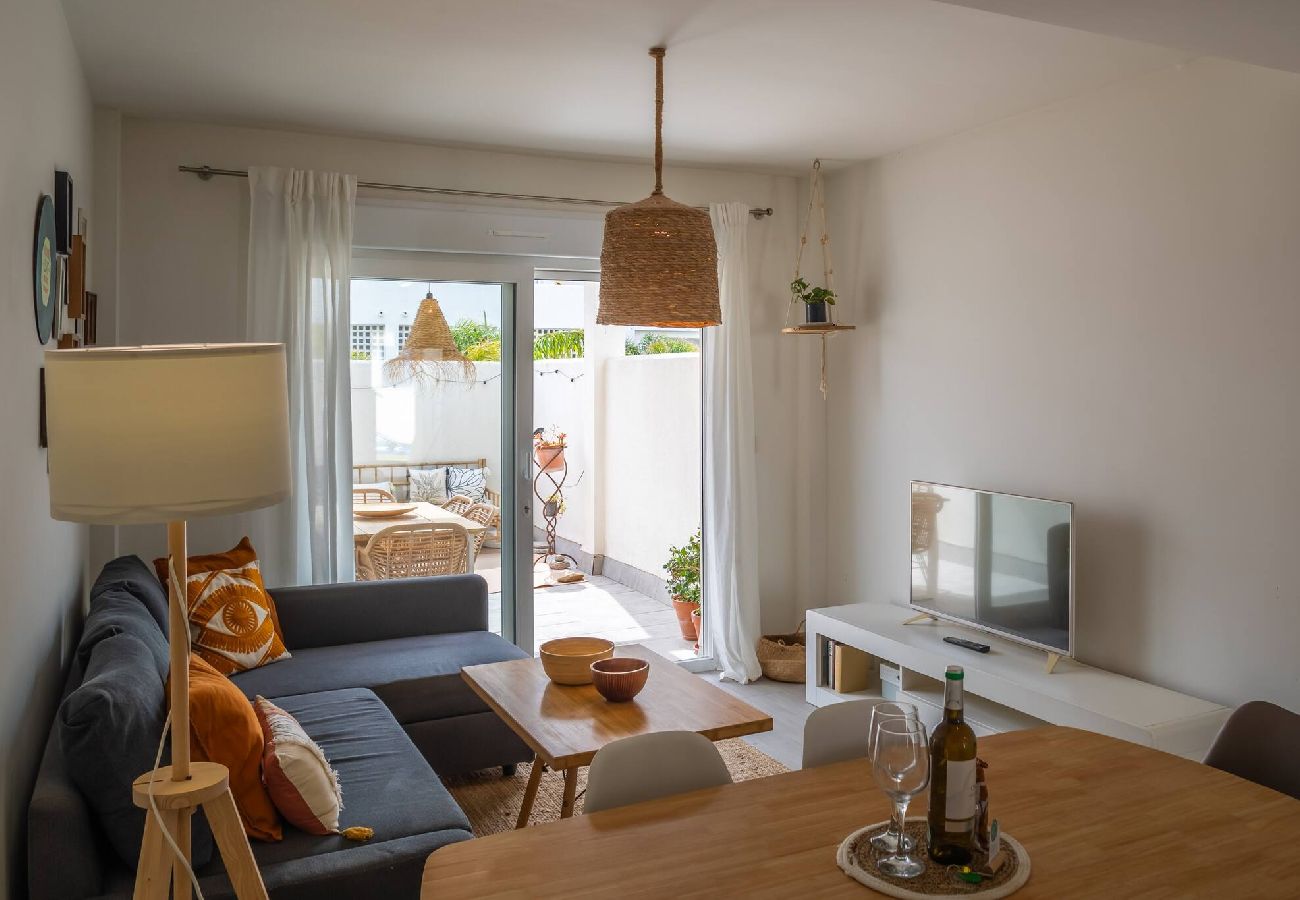 Apartamento en Cádiz - Playa a 350m, Piscina, Patio Chillout y WIFI Fibra 