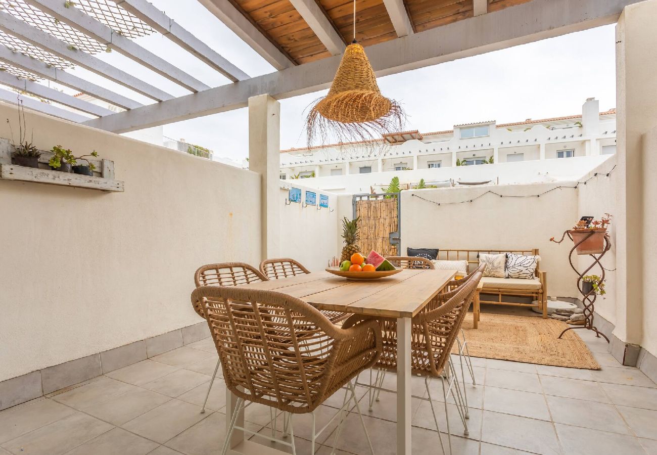 Apartamento en Cádiz - Playa a 350m, Piscina, Patio Chillout y WIFI Fibra 