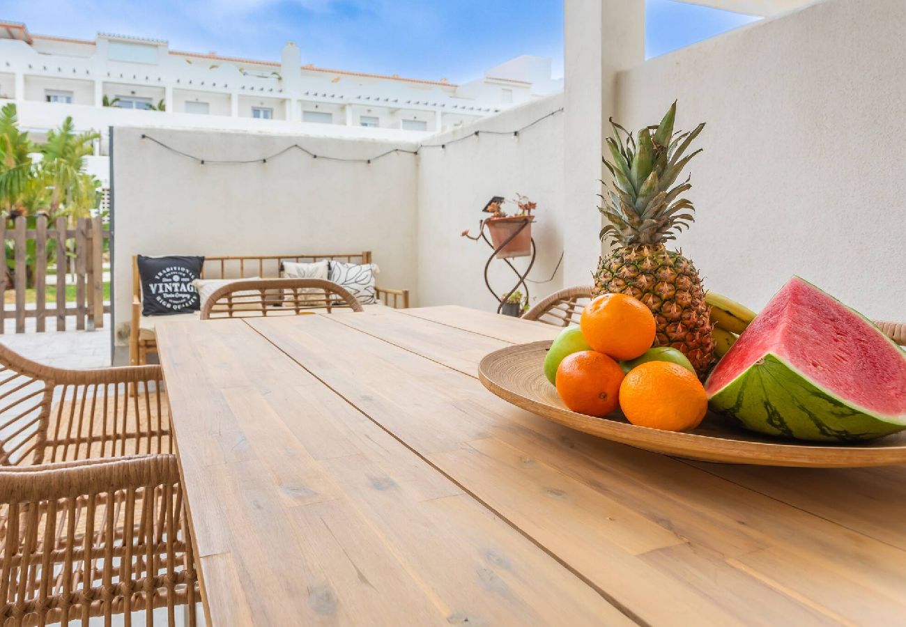 Apartamento en Cádiz - Playa a 350m, Piscina, Patio Chillout y WIFI Fibra 