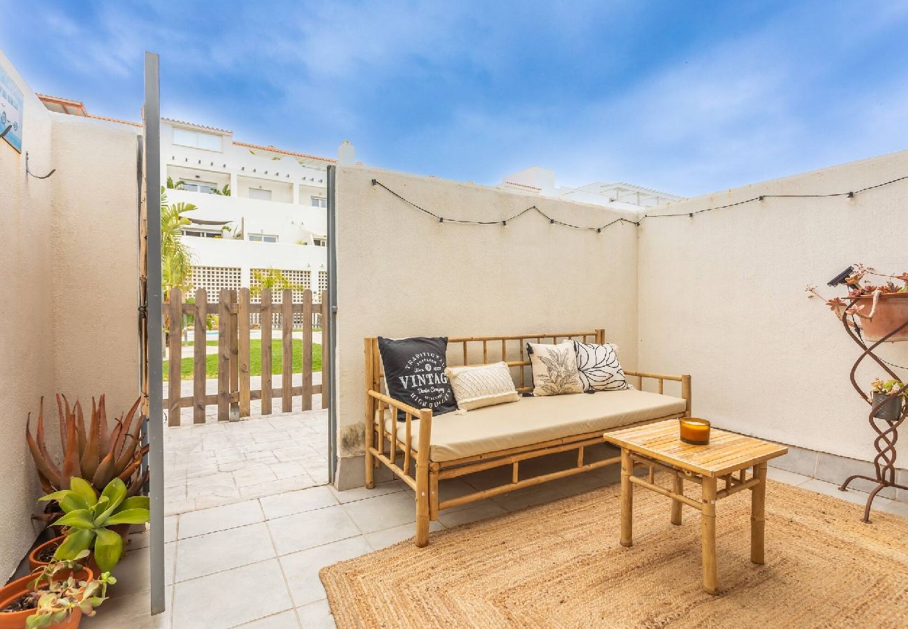 Apartamento en Cádiz - Playa a 350m, Piscina, Patio Chillout y WIFI Fibra 