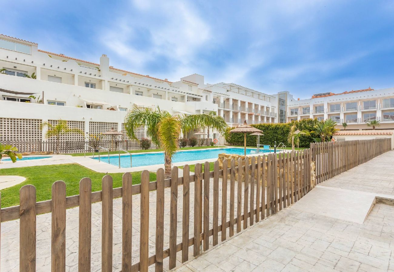 Apartamento en Cádiz - Playa a 350m, Piscina, Patio Chillout y WIFI Fibra 