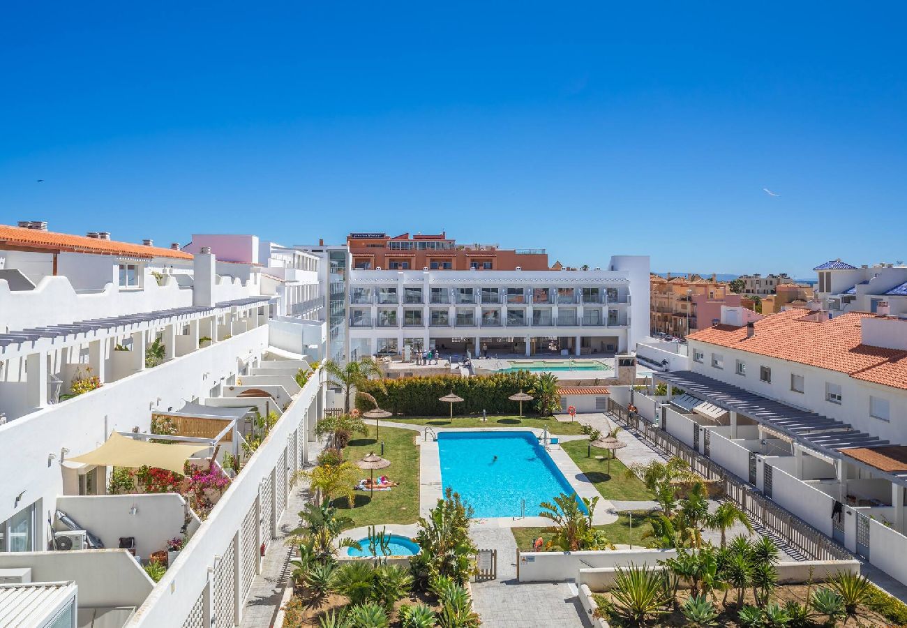 Apartamento en Cádiz - Playa a 350m, Piscina, Patio Chillout y WIFI Fibra 