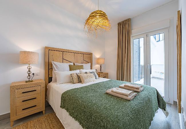 Residencial en Tarifa - Terraza amplia, piscina, garaje privado y fibra  Residencial en Tarifa - Terraza amplia, piscina, garaje privado y fibra