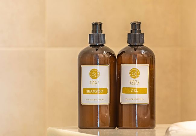 Residencial en Tarifa - Terraza amplia, piscina, garaje privado y fibra  Residencial en Tarifa - Terraza amplia, piscina, garaje privado y fibra