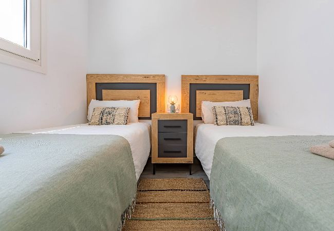 Residencial en Tarifa - Terraza amplia, piscina, garaje privado y fibra  Residencial en Tarifa - Terraza amplia, piscina, garaje privado y fibra