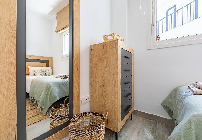 Residencial en Tarifa - Terraza amplia, piscina, garaje privado y fibra  Residencial en Tarifa - Terraza amplia, piscina, garaje privado y fibra