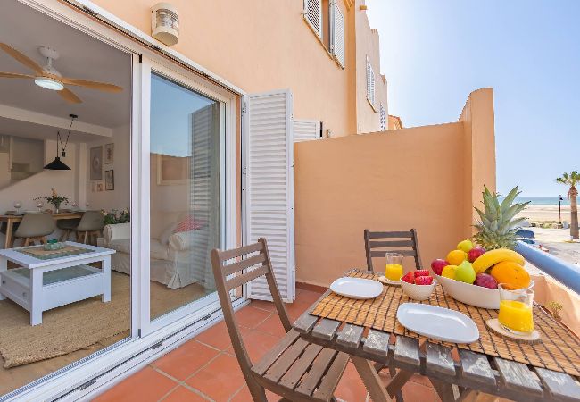 Apartamento en Tarifa - 1a linea playa, piscina & terraza - *SimplyTarifa*  Apartamento en Tarifa - 1a linea playa, piscina & terraza - *SimplyTarifa*