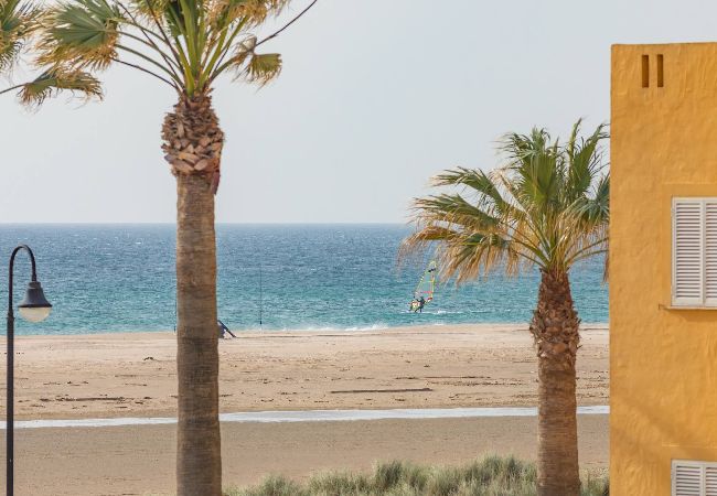 Apartamento en Tarifa - 1a linea playa, piscina & terraza - *SimplyTarifa*  Apartamento en Tarifa - 1a linea playa, piscina & terraza - *SimplyTarifa*