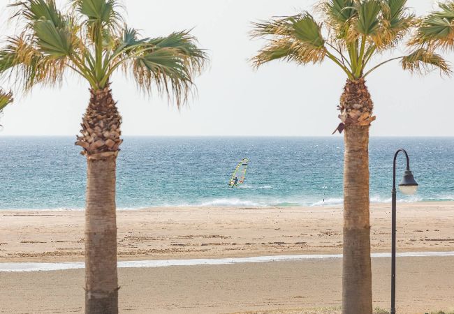 Apartamento en Tarifa - 1a linea playa, piscina & terraza - *SimplyTarifa*  Apartamento en Tarifa - 1a linea playa, piscina & terraza - *SimplyTarifa*