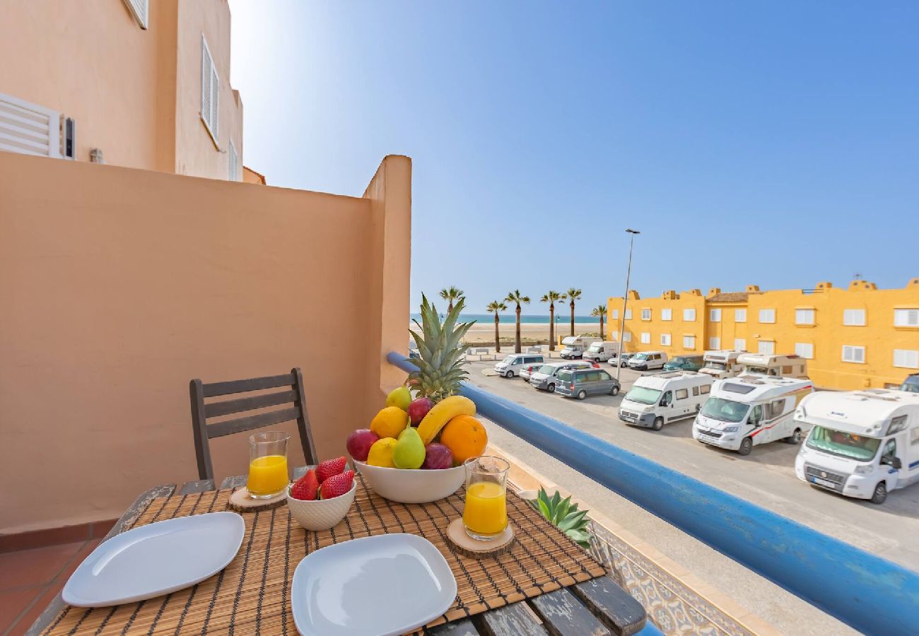 Apartamento en Tarifa - 1a linea playa, piscina & terraza - *SimplyTarifa* 