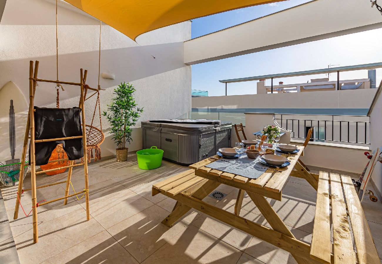 Residencial en Tarifa - Centro - Terraza, Piscina, Parking & Office (WIFI) 