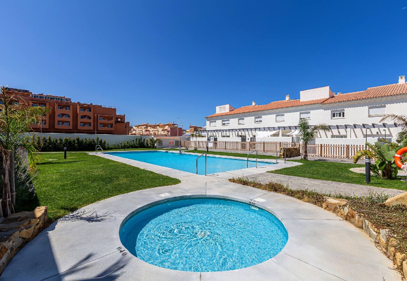 Apartamento en Tarifa - Piscina, Terraza, cerca de la playa y oficina 