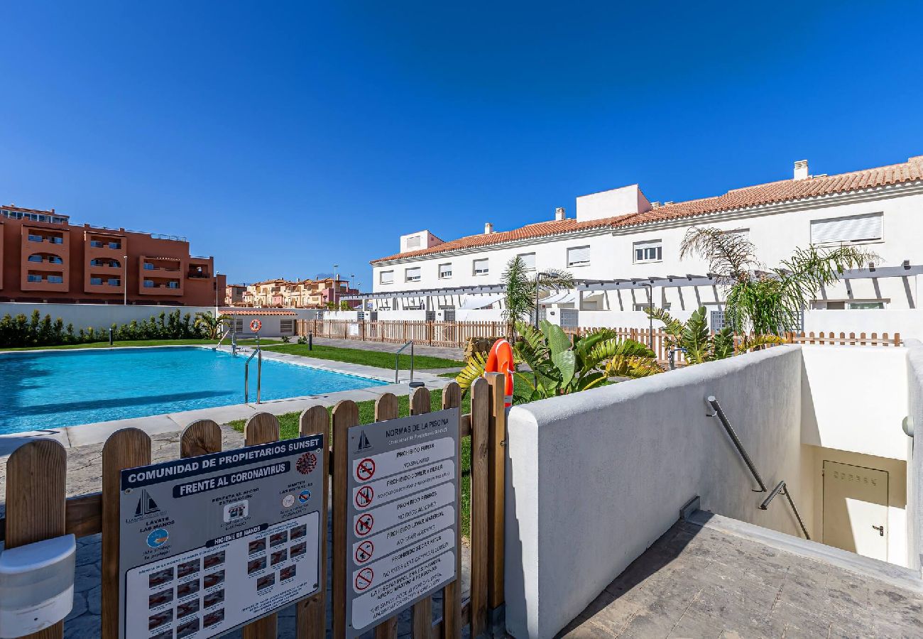 Apartamento en Tarifa - Piscina, Terraza, cerca de la playa y oficina 