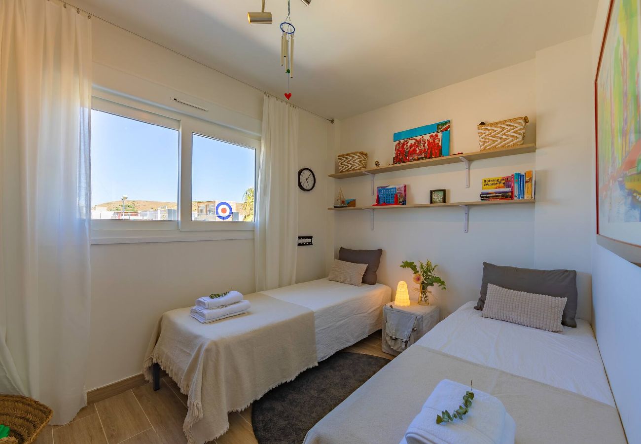 Apartamento en Tarifa - Piscina, Terraza, cerca de la playa y oficina 