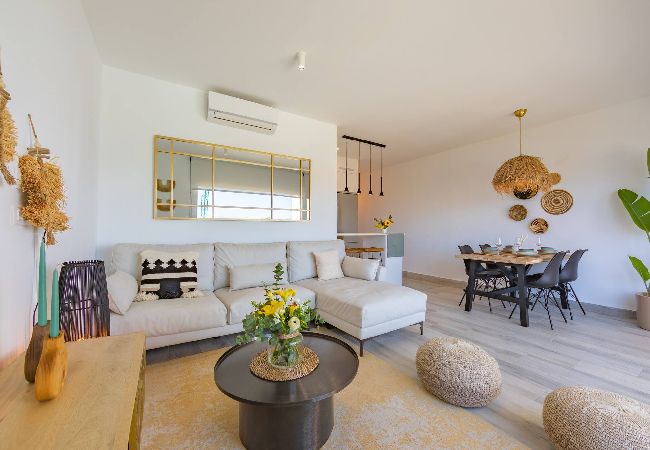 Apartamento en Tarifa - Centrico, Terraza y Piscina - WIFI Fibra  Apartamento en Tarifa - Centrico, Terraza y Piscina - WIFI Fibra