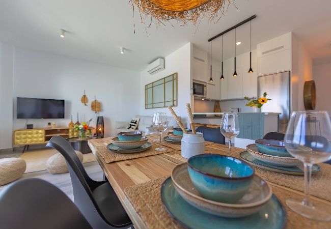 Apartamento en Tarifa - Centrico, Terraza y Piscina - WIFI Fibra  Apartamento en Tarifa - Centrico, Terraza y Piscina - WIFI Fibra