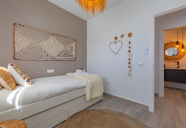 Apartamento en Tarifa - Centrico, Terraza y Piscina - WIFI Fibra  Apartamento en Tarifa - Centrico, Terraza y Piscina - WIFI Fibra