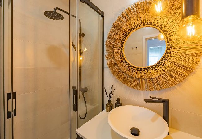 Apartamento en Tarifa - Centrico, Terraza y Piscina - WIFI Fibra  Apartamento en Tarifa - Centrico, Terraza y Piscina - WIFI Fibra