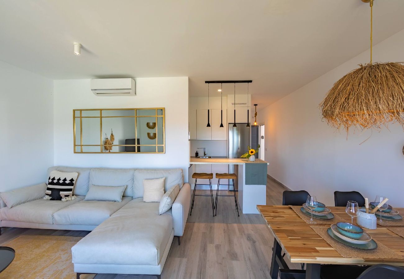 Apartamento en Tarifa - Centrico, Terraza y Piscina - WIFI Fibra 