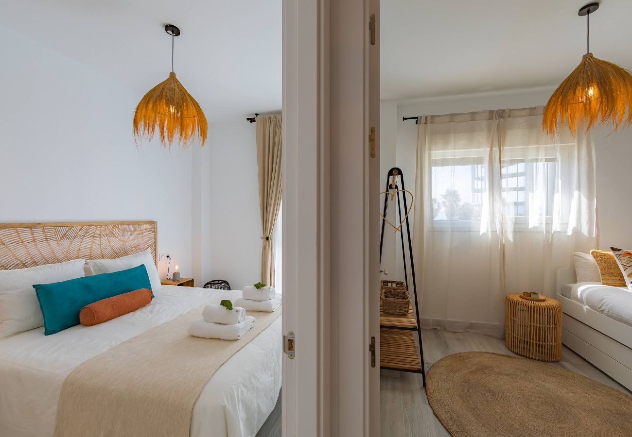 Apartamento en Tarifa - Centrico, Terraza y Piscina - WIFI Fibra 