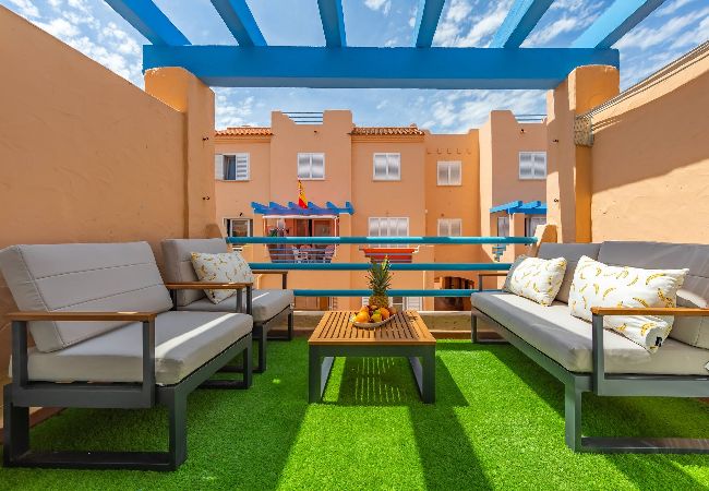 Apartamento en Tarifa - 1a linea playa, piscina, terraza, garaje y fibra 