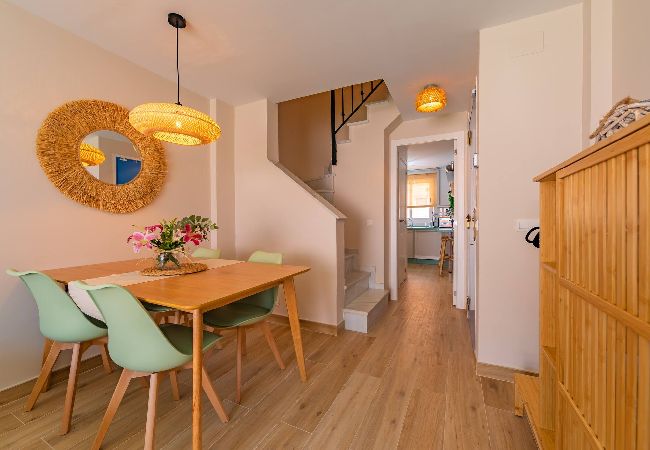 Apartamento en Tarifa - 1a linea playa, piscina, terraza, garaje y fibra  Apartamento en Tarifa - 1a linea playa, piscina, terraza, garaje y fibra