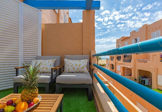 Apartamento en Tarifa - 1a linea playa, piscina, terraza, garaje y fibra  Apartamento en Tarifa - 1a linea playa, piscina, terraza, garaje y fibra