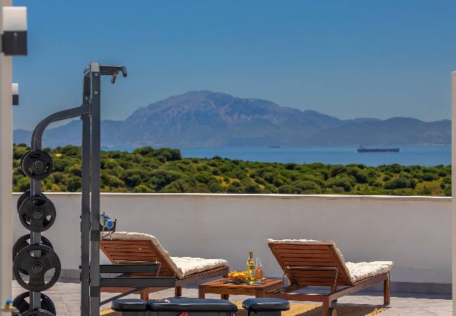 Residencial en Tarifa - Vistas Panorámicas, Terraza y Piscina - WIFI Fibra  Residencial en Tarifa - Vistas Panorámicas, Terraza y Piscina - WIFI Fibra
