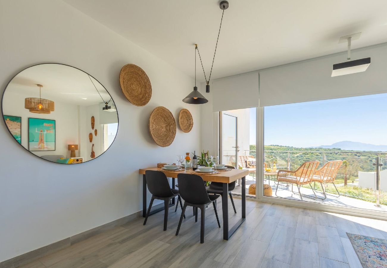 Residencial en Tarifa - Vistas Panorámicas, Terraza y Piscina - WIFI Fibra 