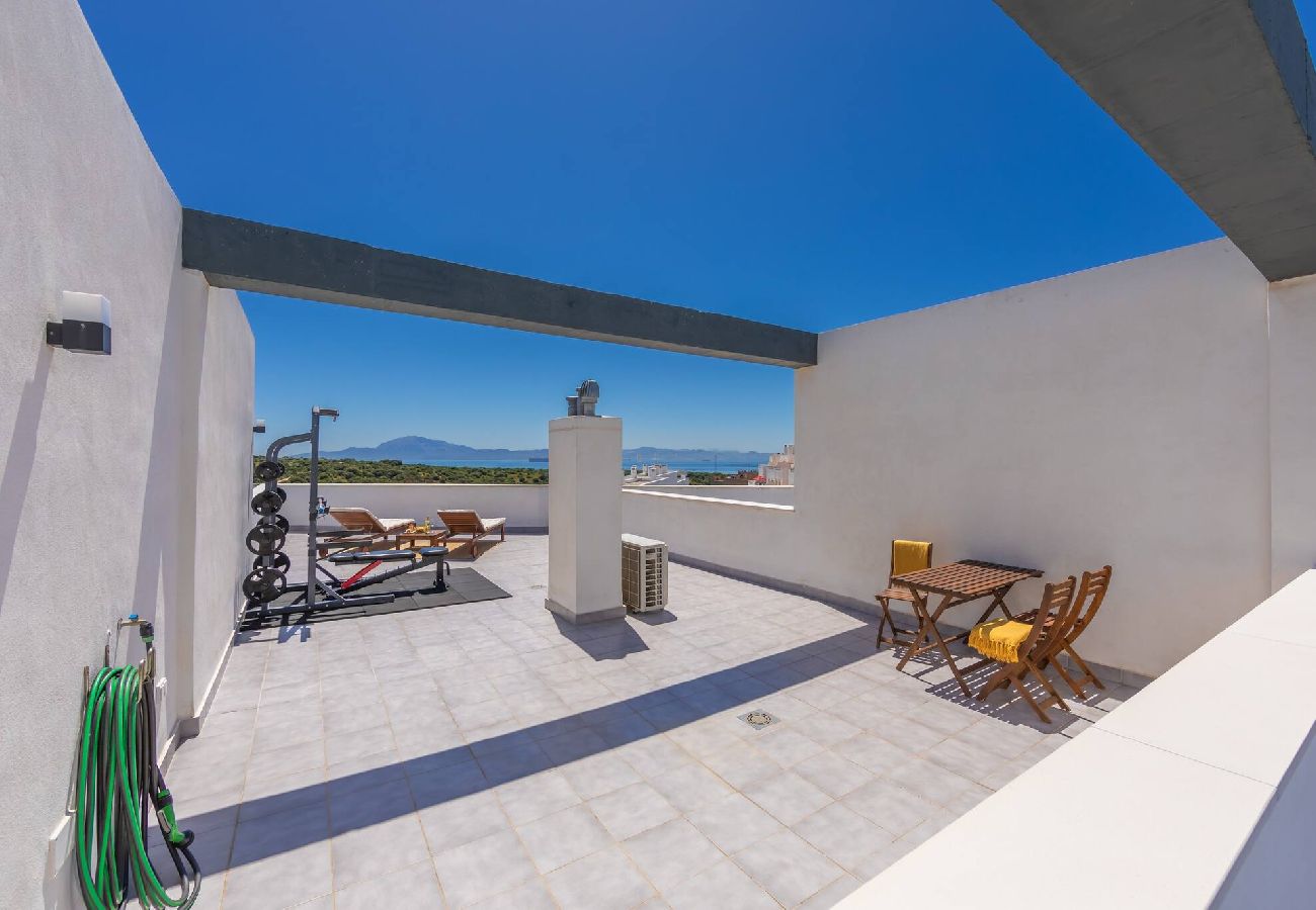 Residencial en Tarifa - Vistas Panorámicas, Terraza y Piscina - WIFI Fibra 