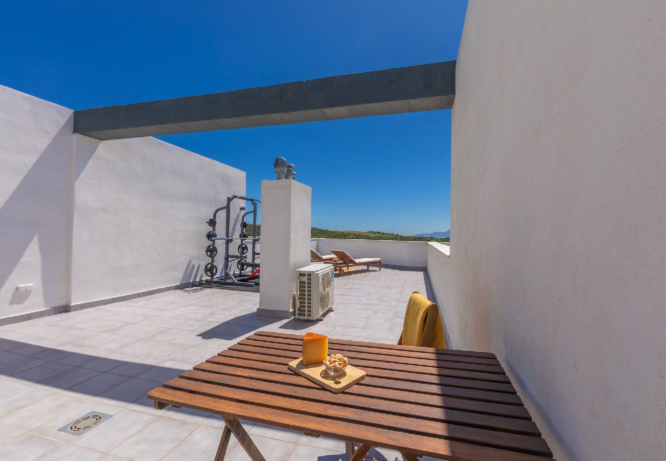 Residencial en Tarifa - Vistas Panorámicas, Terraza y Piscina - WIFI Fibra 