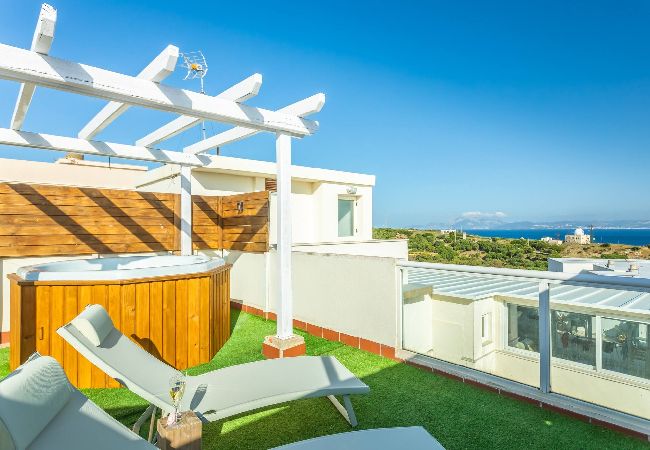 Apartamento en Tarifa - Terraza & vistas panoramicas al estrecho y Africa  Apartamento en Tarifa - Terraza & vistas panoramicas al estrecho y Africa