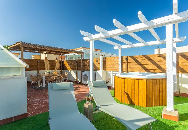 Apartamento en Tarifa - Terraza & vistas panoramicas al estrecho y Africa  Apartamento en Tarifa - Terraza & vistas panoramicas al estrecho y Africa