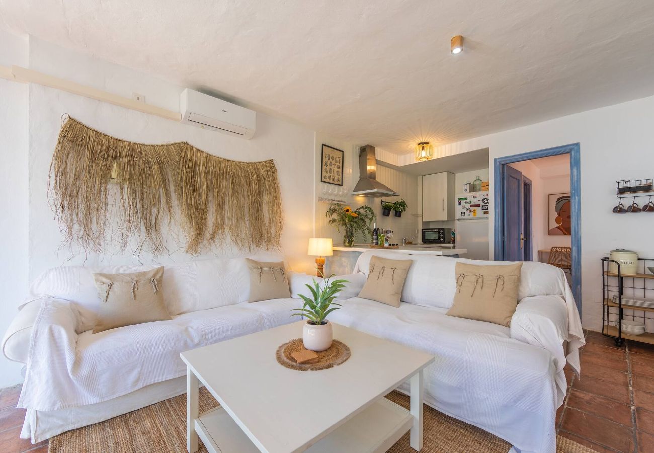 Apartamento en Tarifa - 2da linea de playa, jardin, office & WIFI 