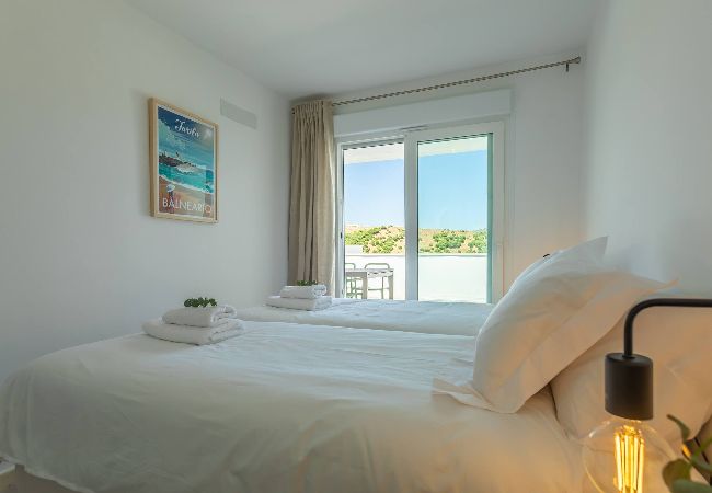 Apartamento en Tarifa - Terraza con vistas, piscina, aparcamiento & WIFI  Apartamento en Tarifa - Terraza con vistas, piscina, aparcamiento & WIFI