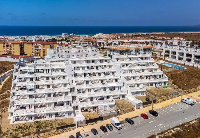 Apartamento en Tarifa - Terraza con vistas, piscina, aparcamiento & WIFI  Apartamento en Tarifa - Terraza con vistas, piscina, aparcamiento & WIFI