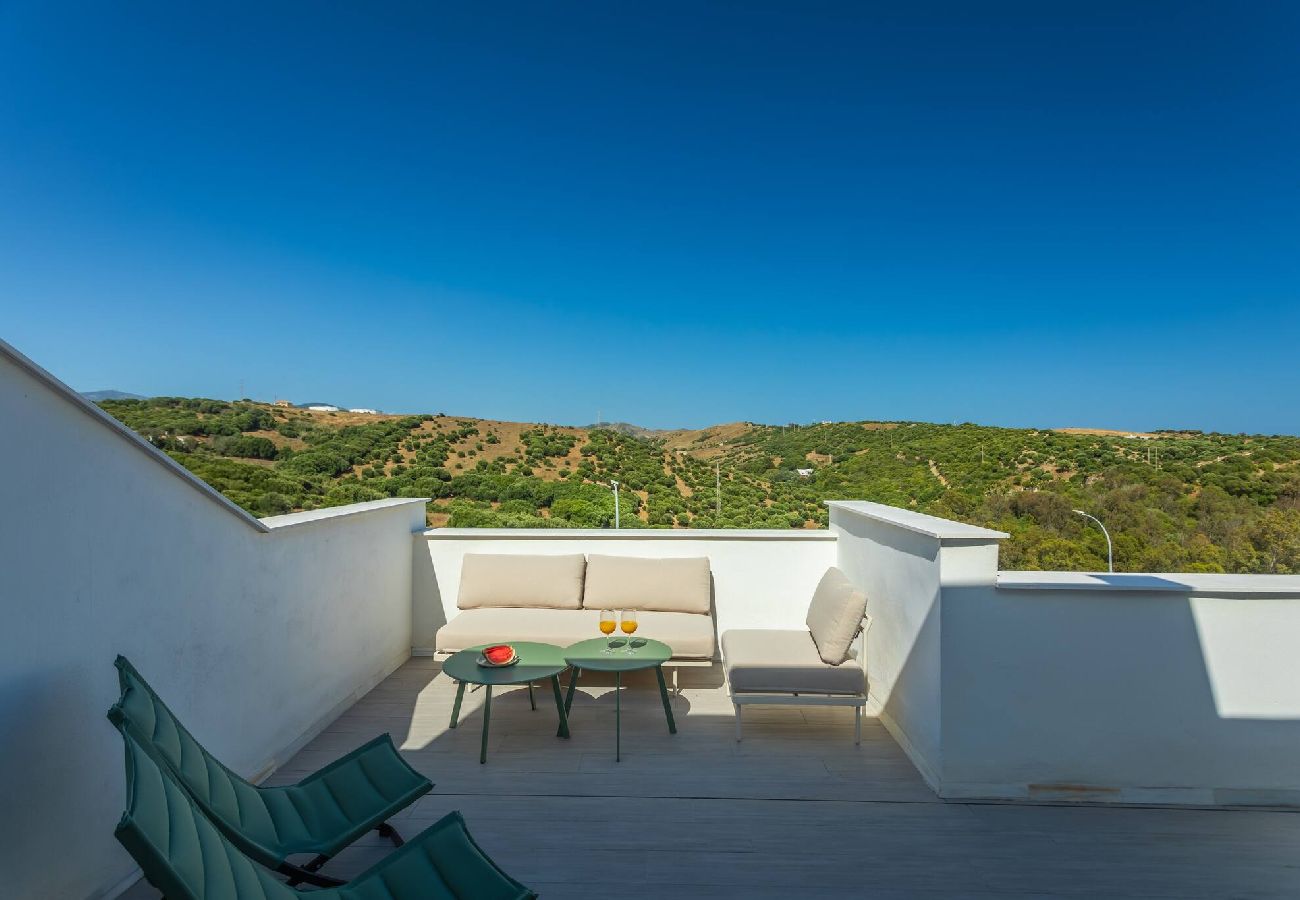 Apartamento en Tarifa - Terraza con vistas, piscina, aparcamiento & WIFI 