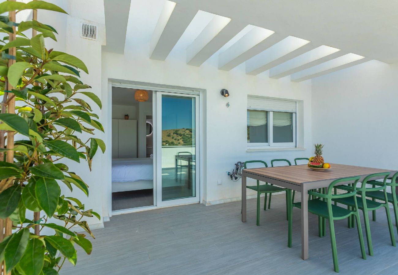 Apartamento en Tarifa - Terraza con vistas, piscina, aparcamiento & WIFI 