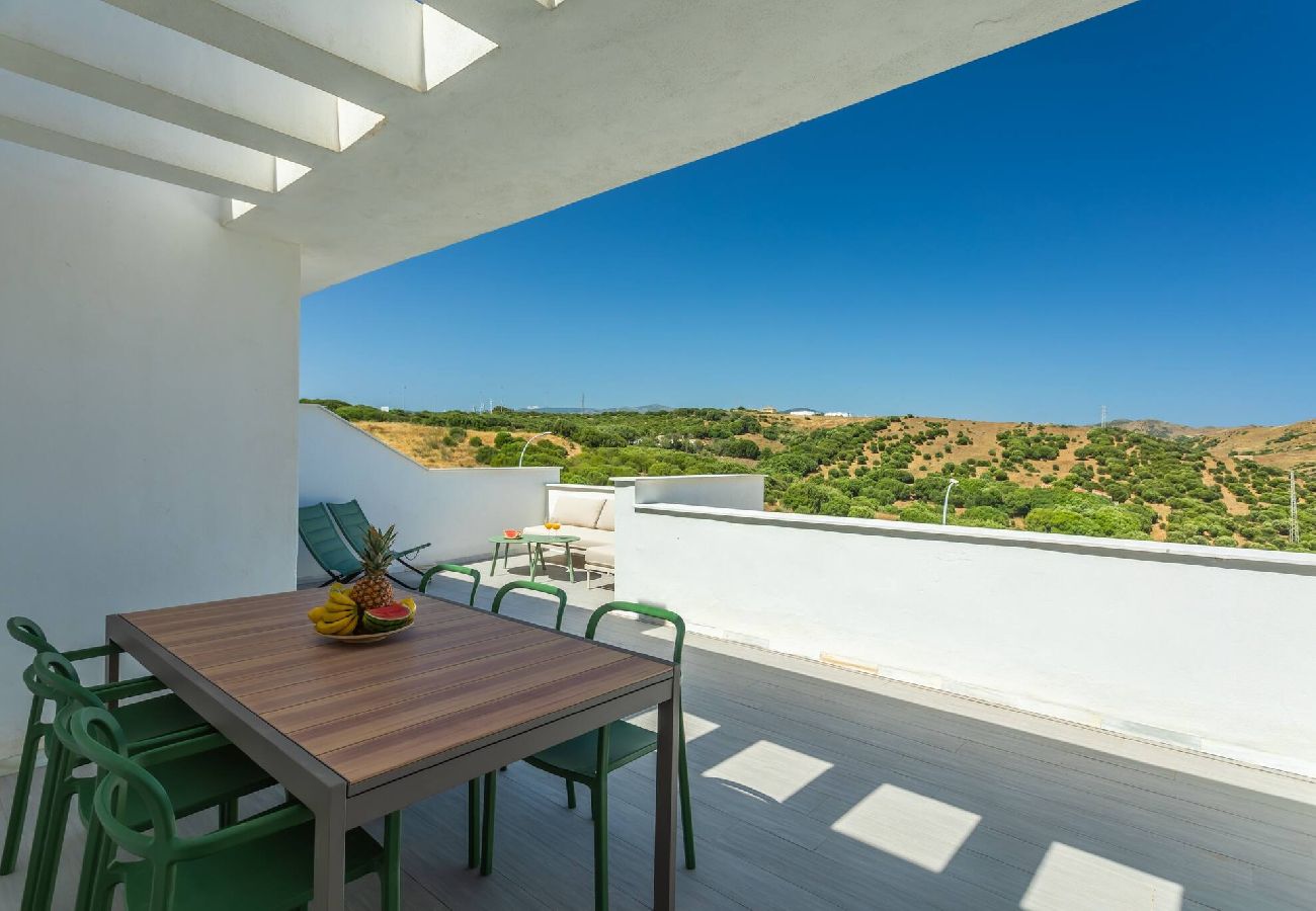 Apartamento en Tarifa - Terraza con vistas, piscina, aparcamiento & WIFI 