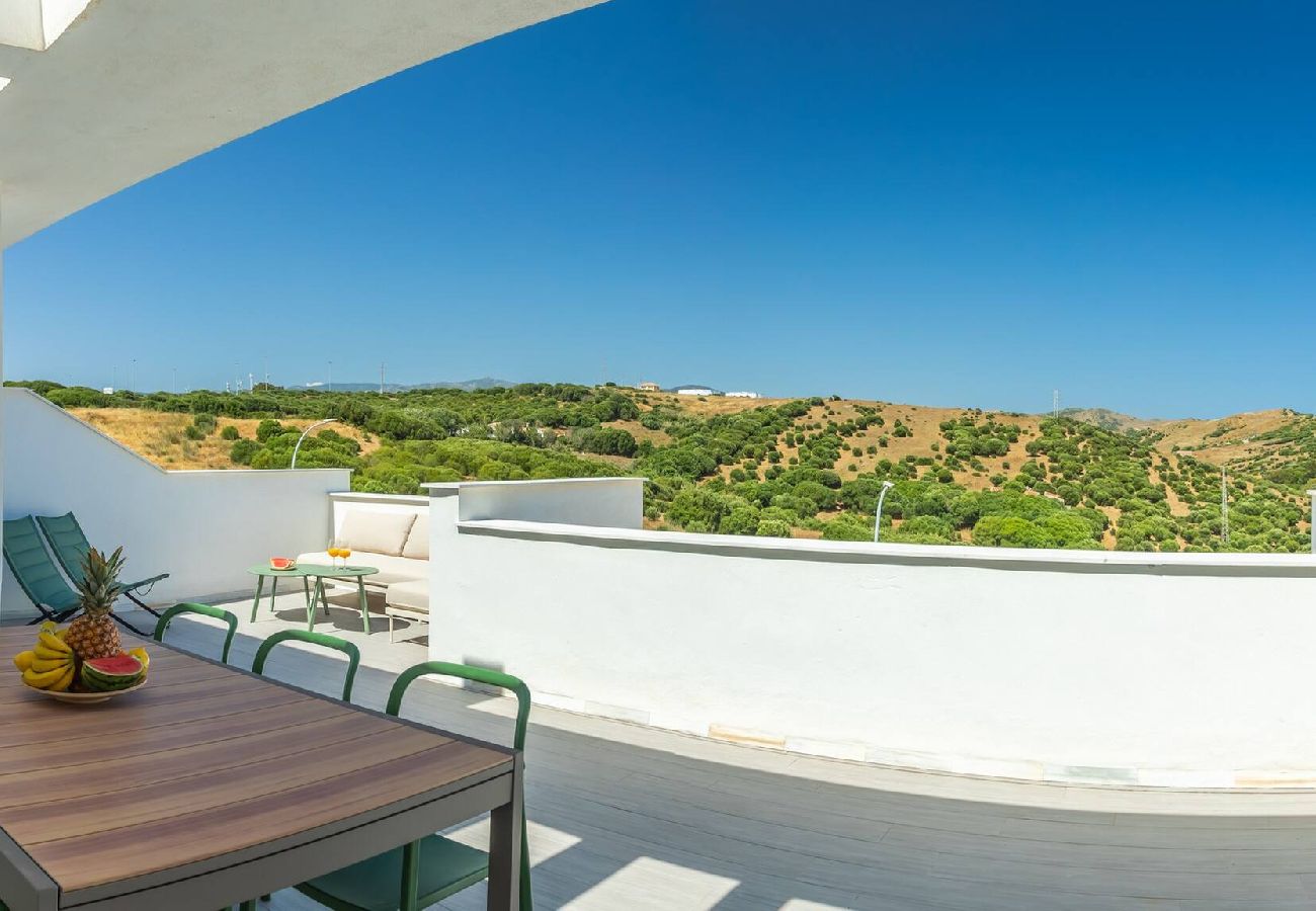 Apartamento en Tarifa - Terraza con vistas, piscina, aparcamiento & WIFI 