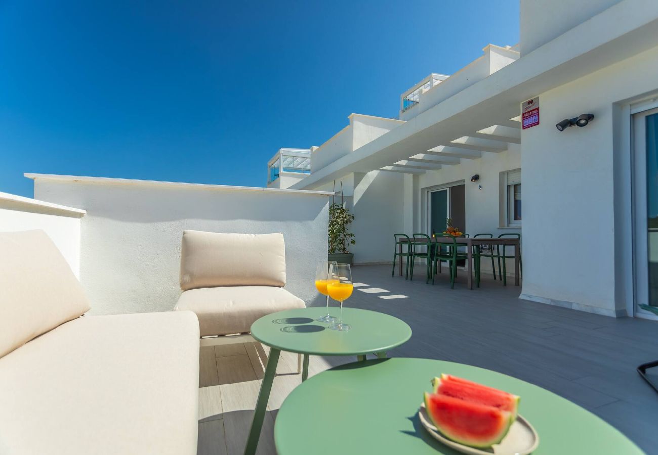 Apartamento en Tarifa - Terraza con vistas, piscina, aparcamiento & WIFI 